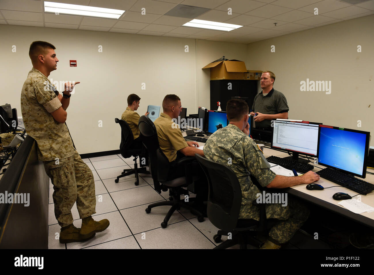 Joint cyber analysis course hires stock photography and images Alamy