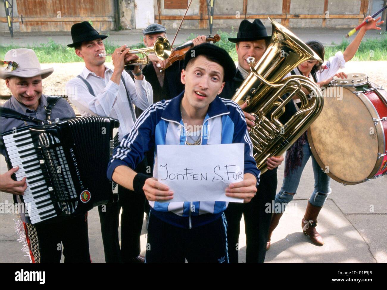 Original Film Title EVERYTHING IS ILLUMINATED. English Title