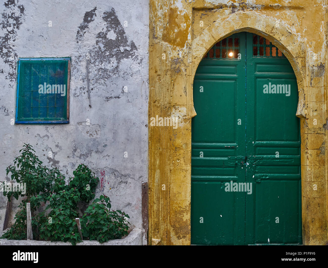 Fortified doors hi-res stock photography and images - Alamy