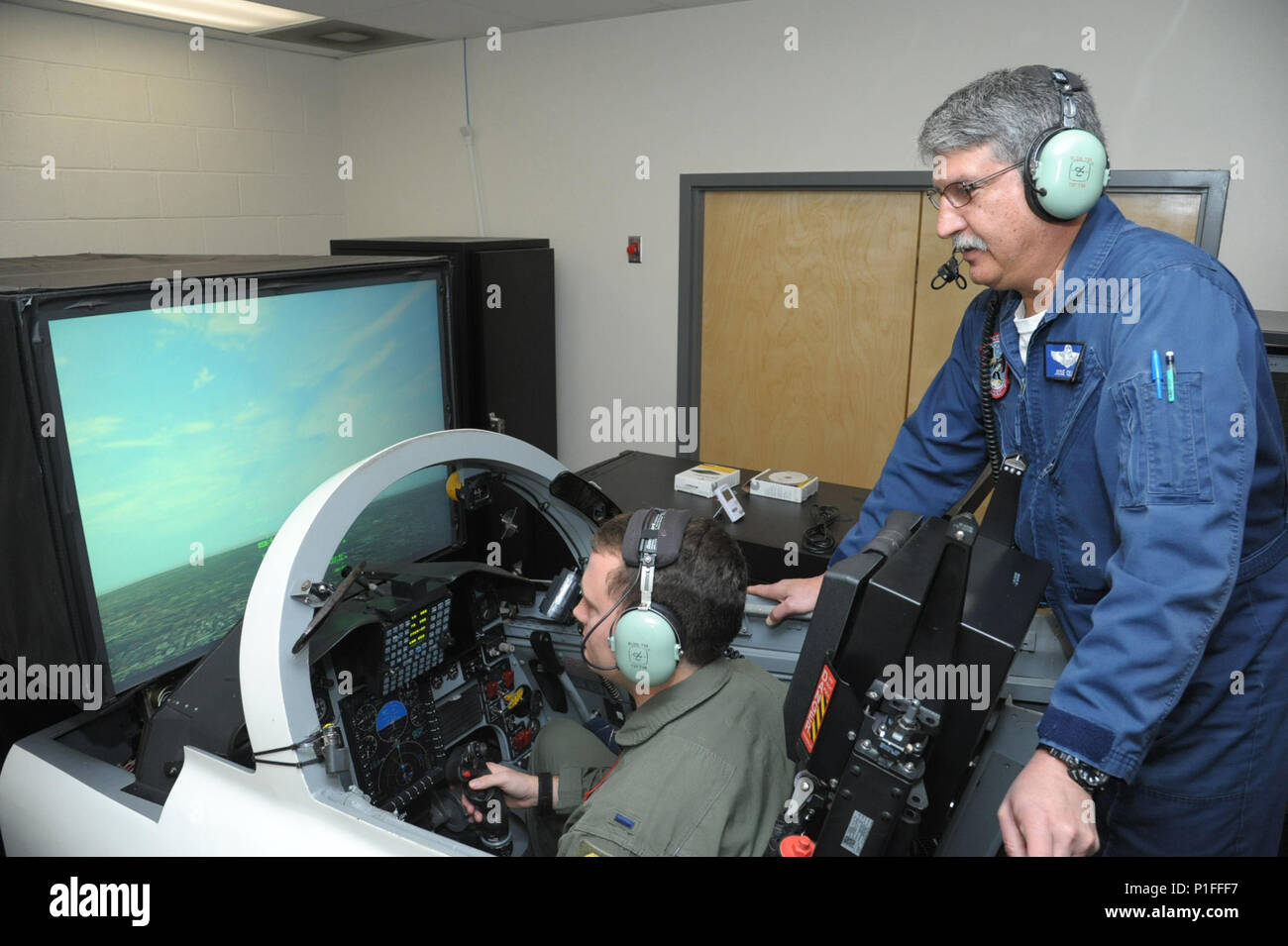 435th fighter training squadron train on t 38 simulators hires stock photography and images Alamy