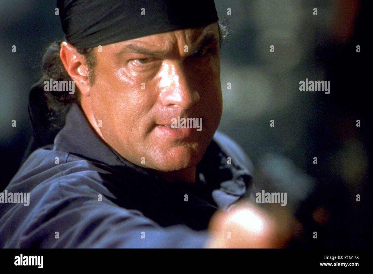 Steven seagal half past dead hi-res stock photography and images - Alamy