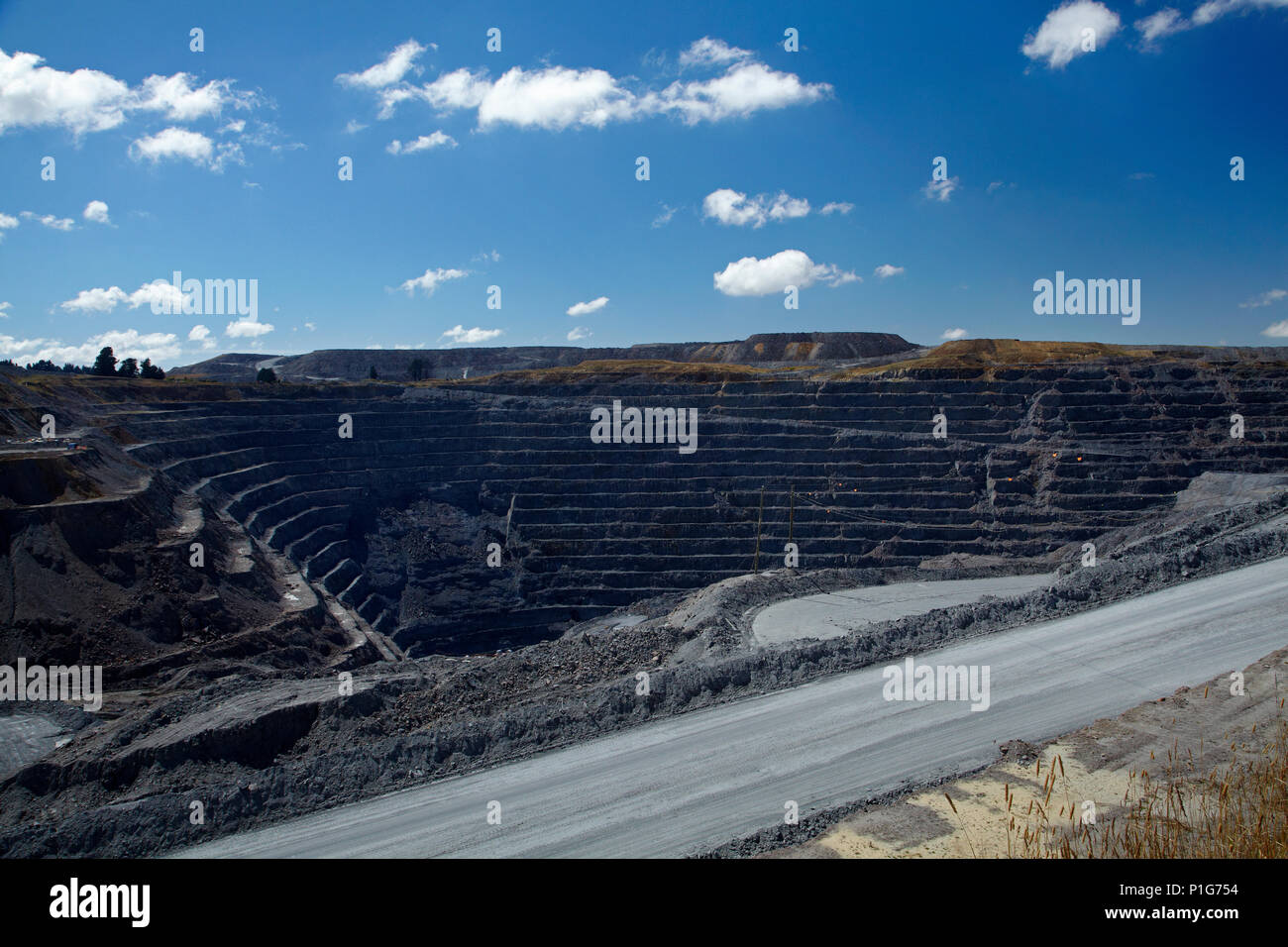 Macraes open pit gold mine, Macraes Flat, near Palmerston, East Otago, South Island, New Zealand Stock Photo