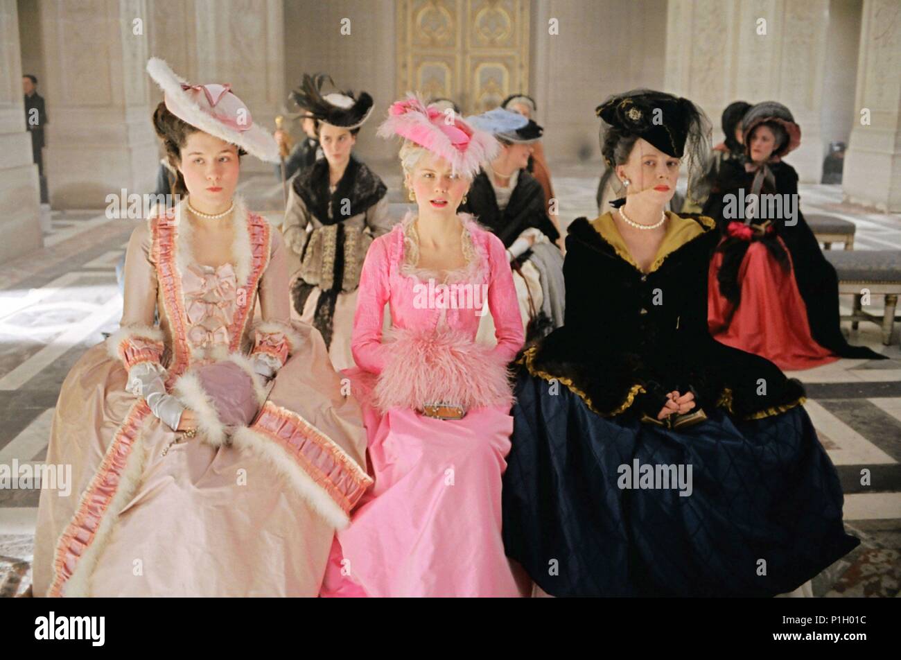 Original Film Title: MARIE ANTOINETTE.  English Title: MARIE ANTOINETTE.  Film Director: SOFIA COPPOLA.  Year: 2006.  Stars: MARIE ANTOINETTE VON FRANKREICH; JUDY DAVIS; KIRSTEN DUNST; MARY NIGHY. Credit: COLUMBIA PICTURES CORPORATION/AMERICAN ZOETROPE / JOHNSON, LEIGH / Album Stock Photo