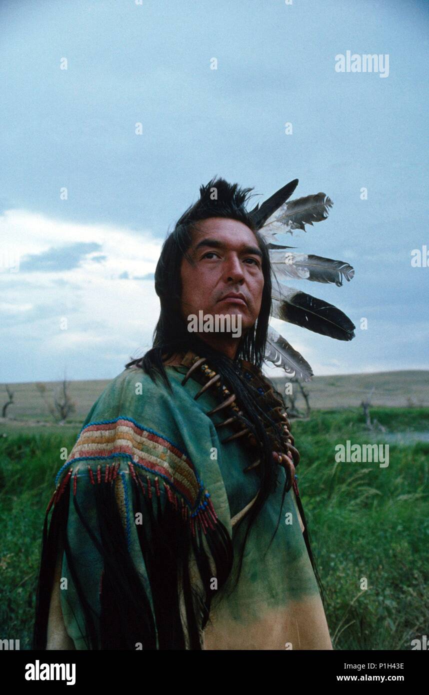 Original Film Title: DANCES WITH WOLVES.  English Title: DANCES WITH WOLVES.  Film Director: KEVIN COSTNER.  Year: 1990.  Stars: GRAHAM GREENE. Credit: ORION PICTURES / Album Stock Photo