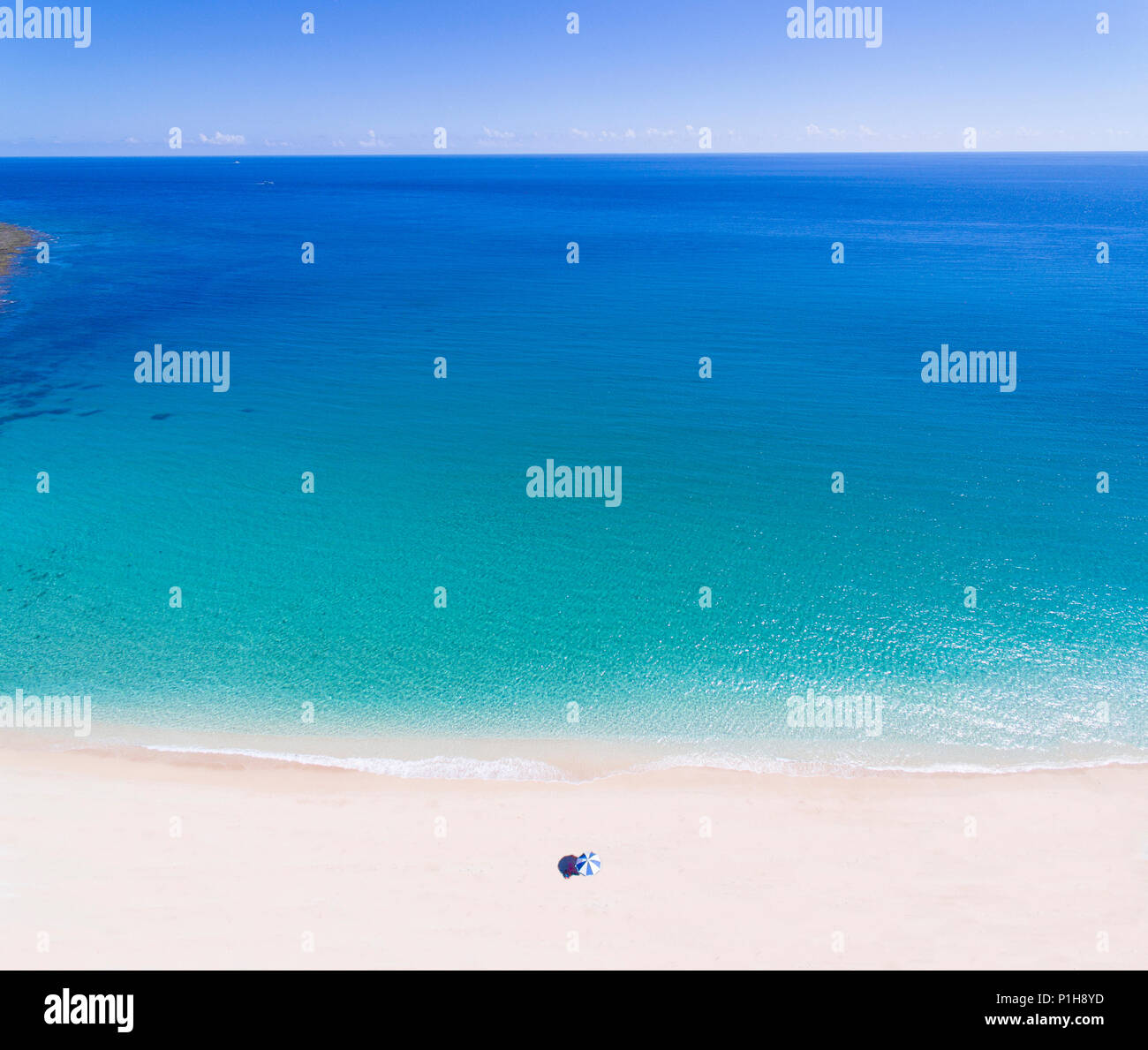 Aerial tropical beach hi-res stock photography and images - Alamy