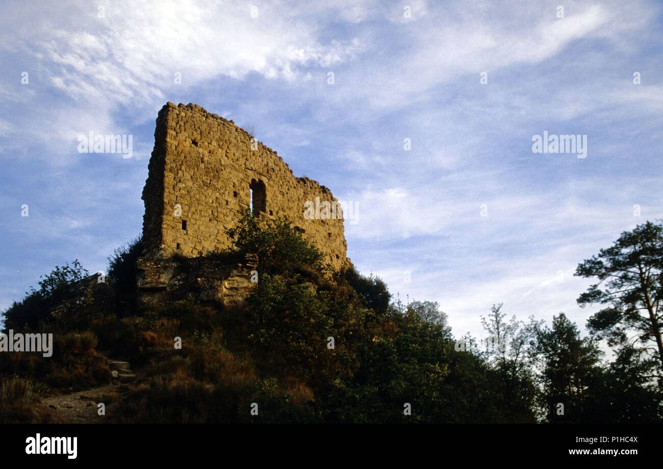 SPAIN - Catalonia - Osona (district) - Barcelona. castillo románico de Lluçà (siglo XI). Stock Photo