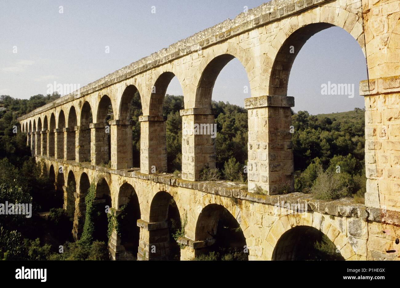 SPAIN - Catalonia - Tarragonès (district) - TARRAGONA. Acueducto romano, 'Pont del diable'. Stock Photo