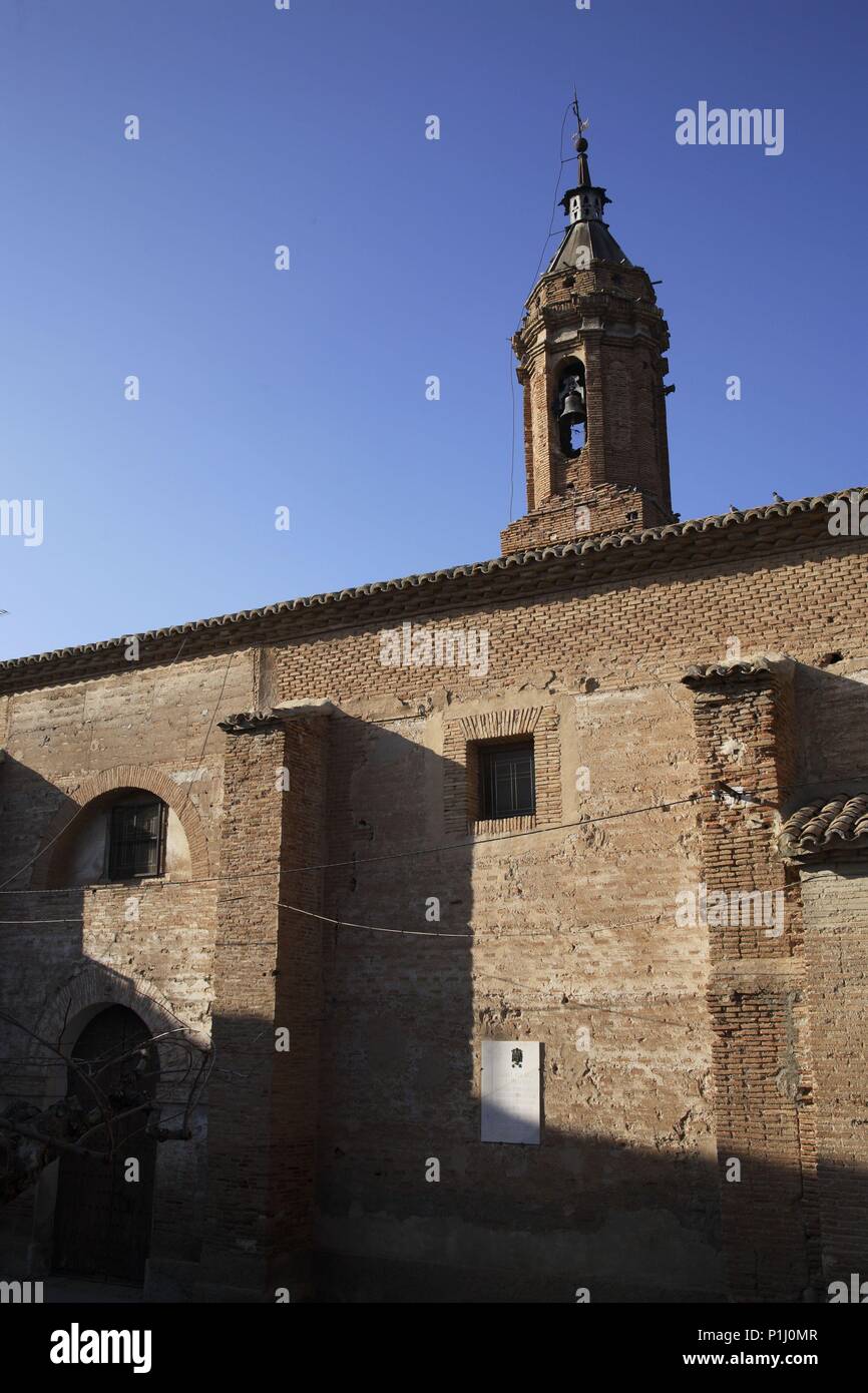 SPAIN - ARAGON - Campo de Borja (district) - Saragossa Zaragoza. Bulbuente; Iglesia de Santa María con torre barroca. Stock Photo