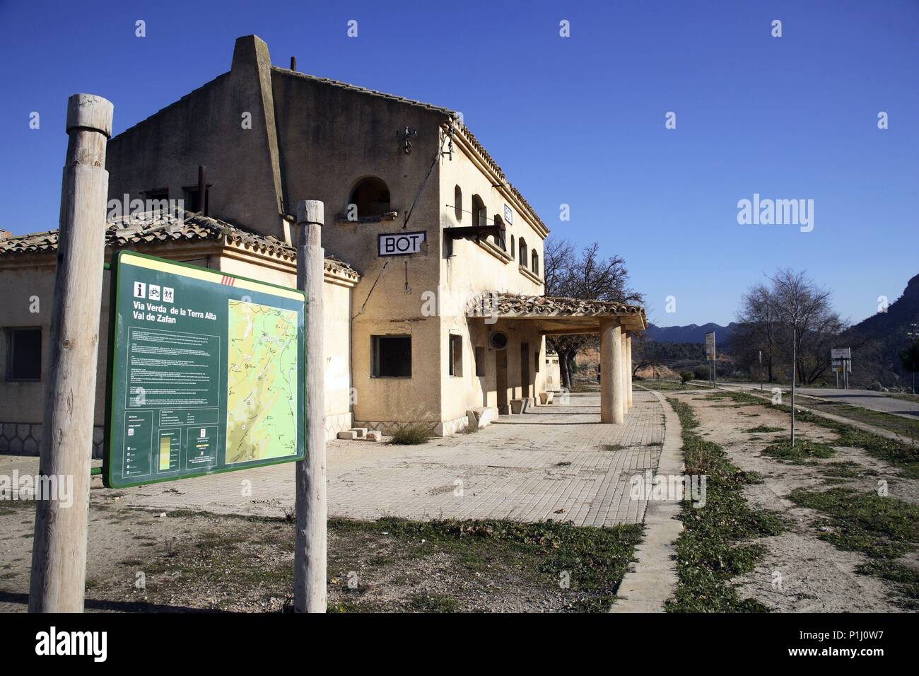 SPAIN - Catalonia - Terra Alta (district) - TARRAGONA. Bot; estación de la  "Vía Verde" de la Terra Alta Stock Photo - Alamy