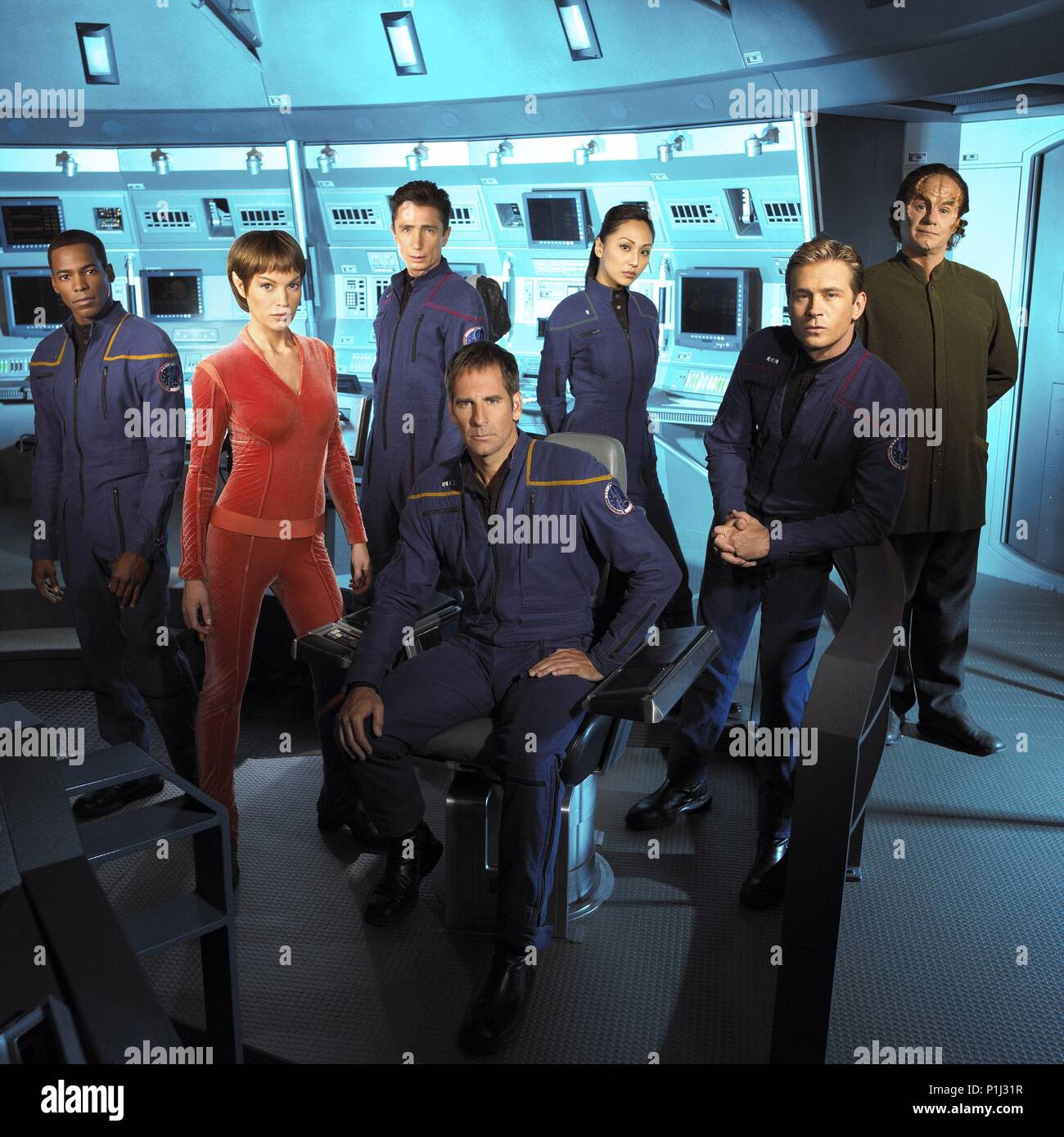 Original Film Title: STAR TREK: ENTERPRISE-TV.  English Title: STAR TREK: ENTERPRISE.  Year: 2001.  Stars: SCOTT BAKULA; JOHN BILLINGSLEY; JOLENE BLALOCK; DOMINIC KEATING; ANTHONY MONTGOMERY; LINDA PARK; CONNOR TRINNEER. Credit: PARAMOUNT TV / Album Stock Photo