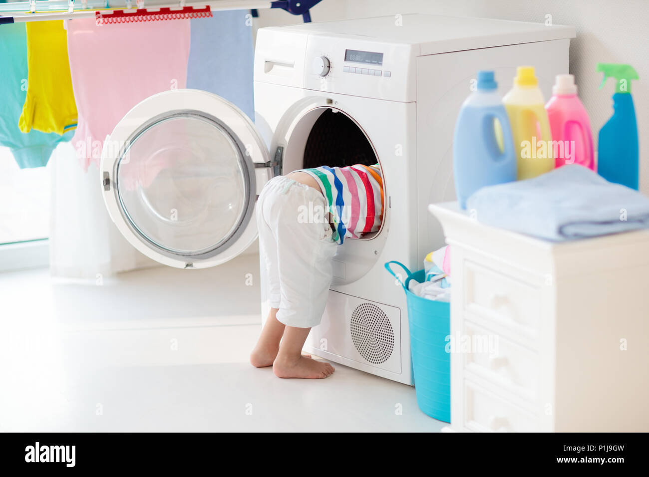 Baby wash machine hires stock photography and images Alamy