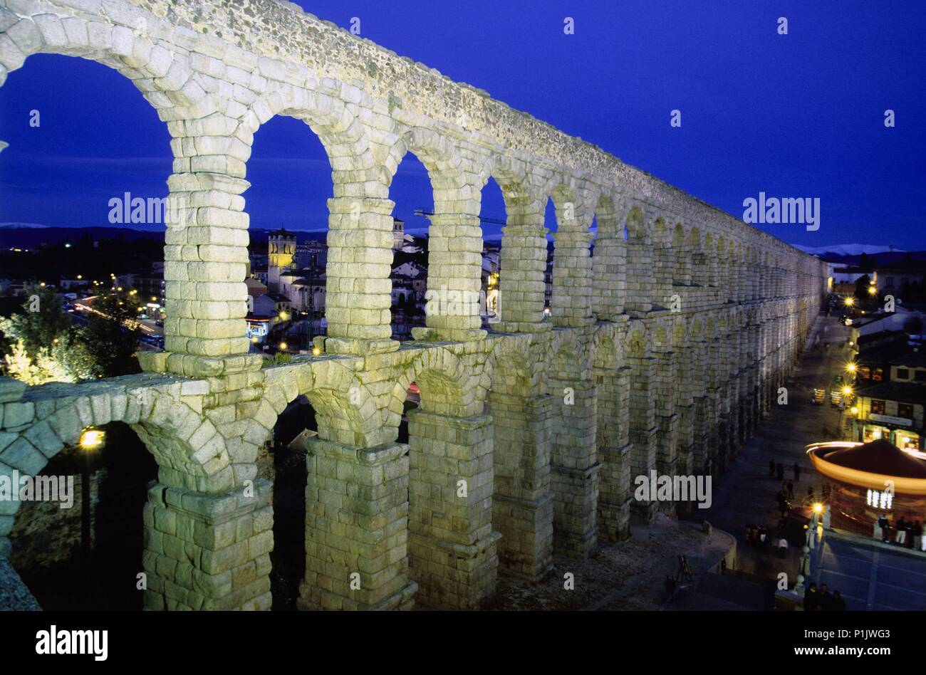 SPAIN - Castille and Leon - Tierras de Segovia (district) - SEGOVIA. Acueducto romano que atraviesa el centro de la ciudad. Stock Photo