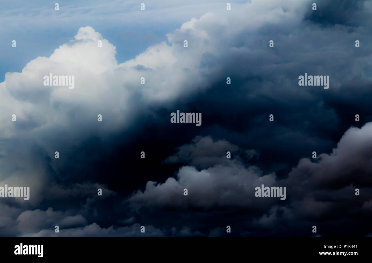 Overcast sky with dark storm clouds Stock Photo - Alamy