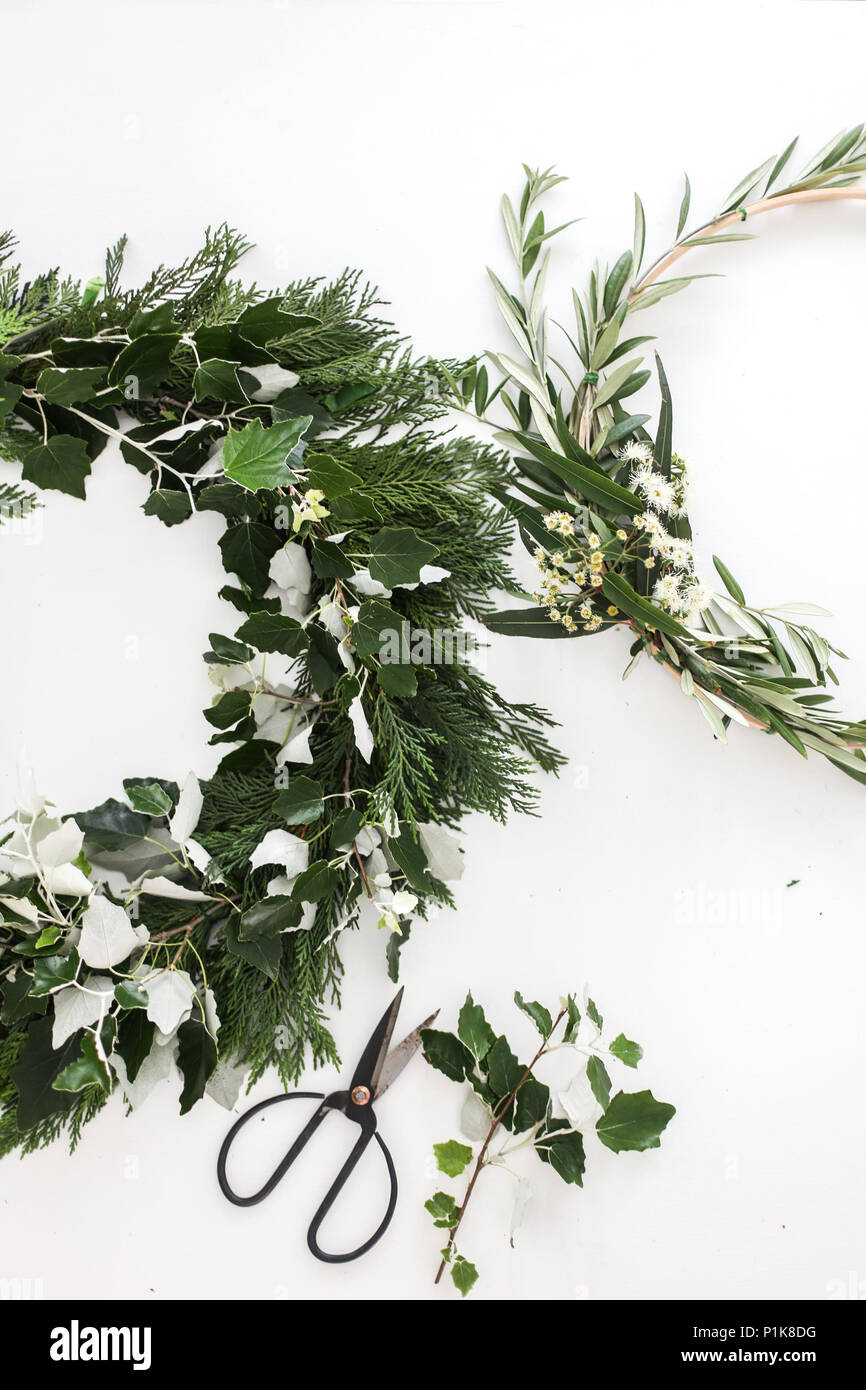 Making A Christmas Wreath Making A Christmas Wreath