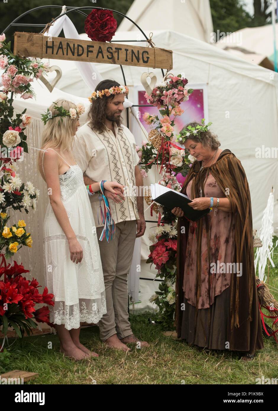 Druid vows hi-res stock photography and images - Alamy