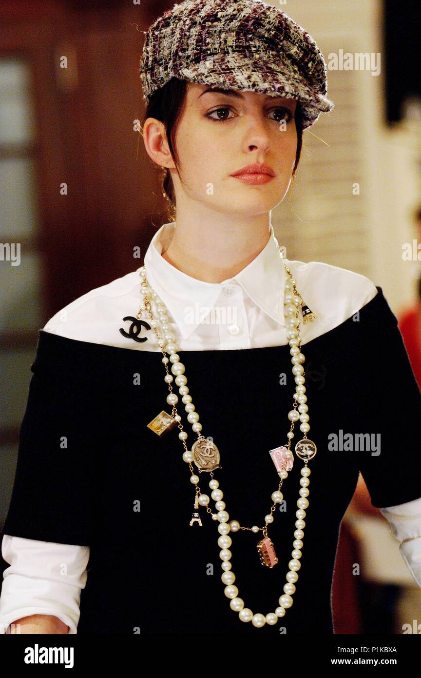 Anne hathaway devil wears prada hi-res stock photography and images - Alamy