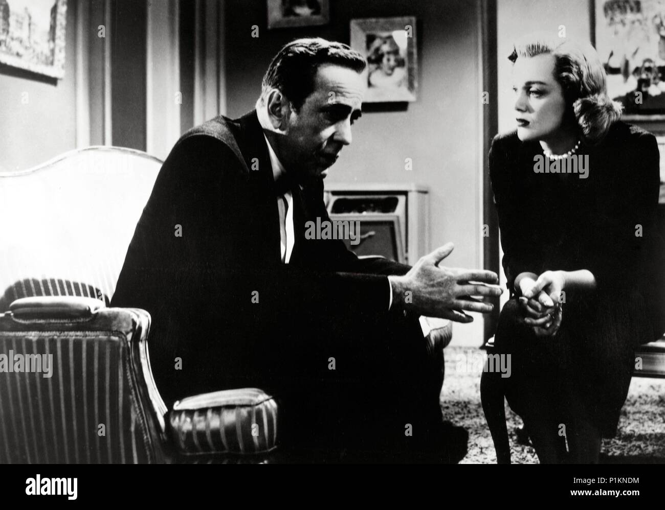 Original Film Title: THE HARDER THEY FALL.  English Title: THE HARDER THEY FALL.  Film Director: MARK ROBSON.  Year: 1956.  Stars: HUMPHREY BOGART; JAN STERLING. Credit: COLUMBIA PICTURES / Album Stock Photo