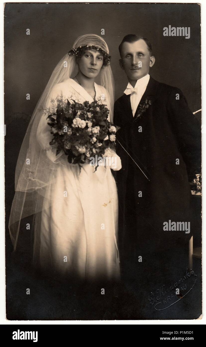 1930s studio portrait newlyweds wedding hi-res stock photography and ...