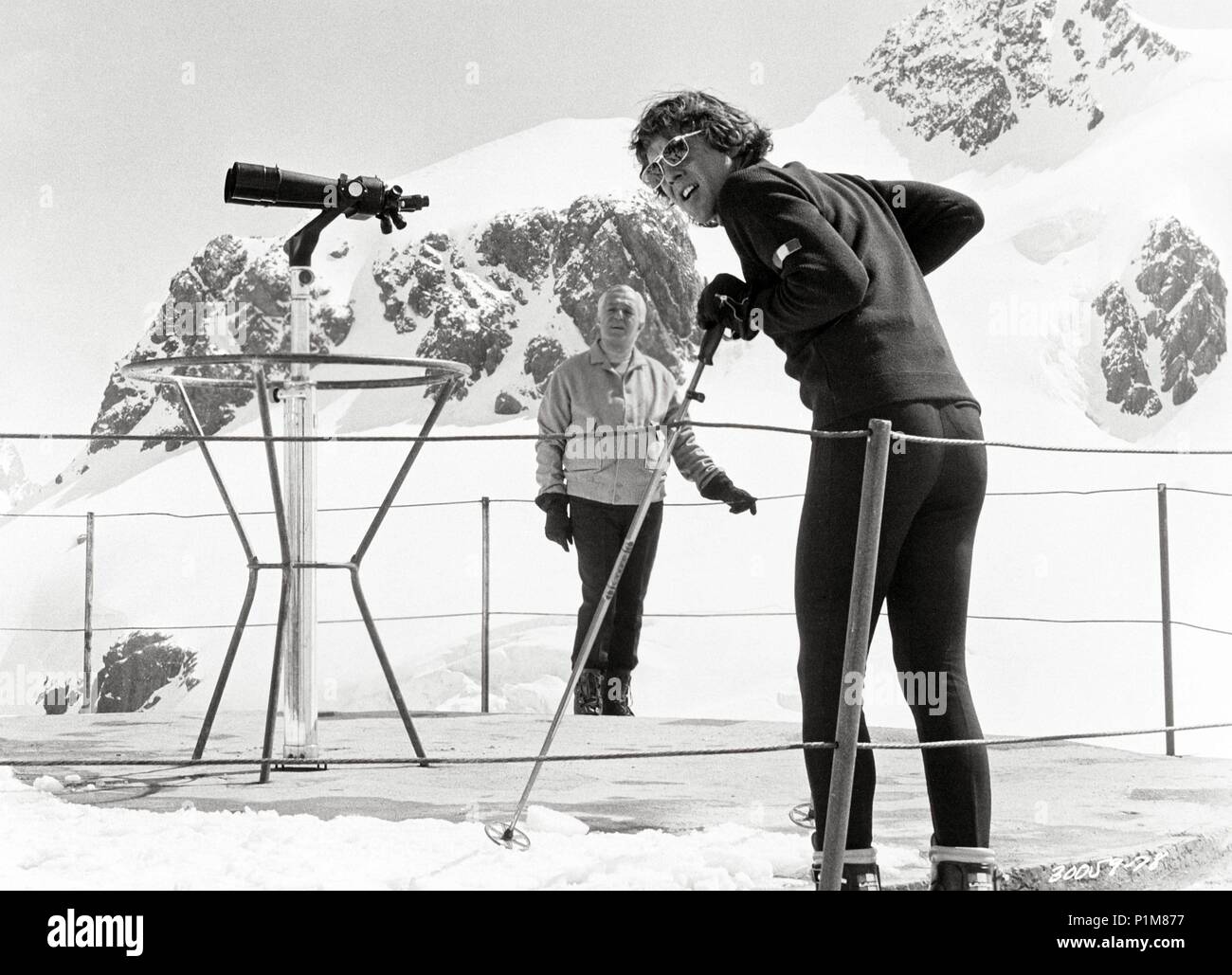 Original Film Title: SNOW JOB. English Title: SNOW JOB. Film Director:  GEORGE H. ENGLUND. Year: 1972. Stars: VITTORIO DE SICA; JEAN-CLAUDE KILLY.  Credit: WARNER BROTHERS / Album Stock Photo - Alamy