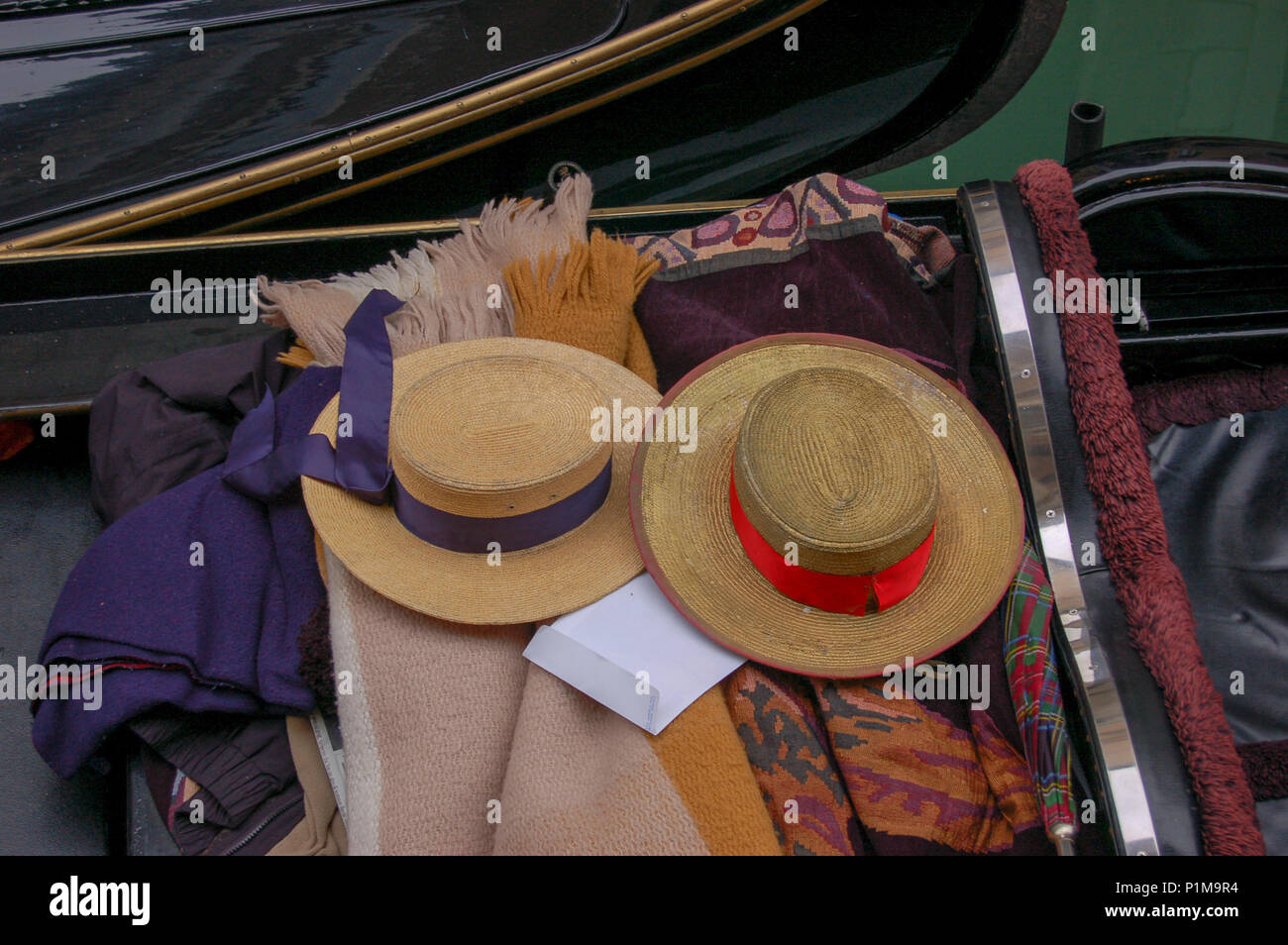 hats worn in italy