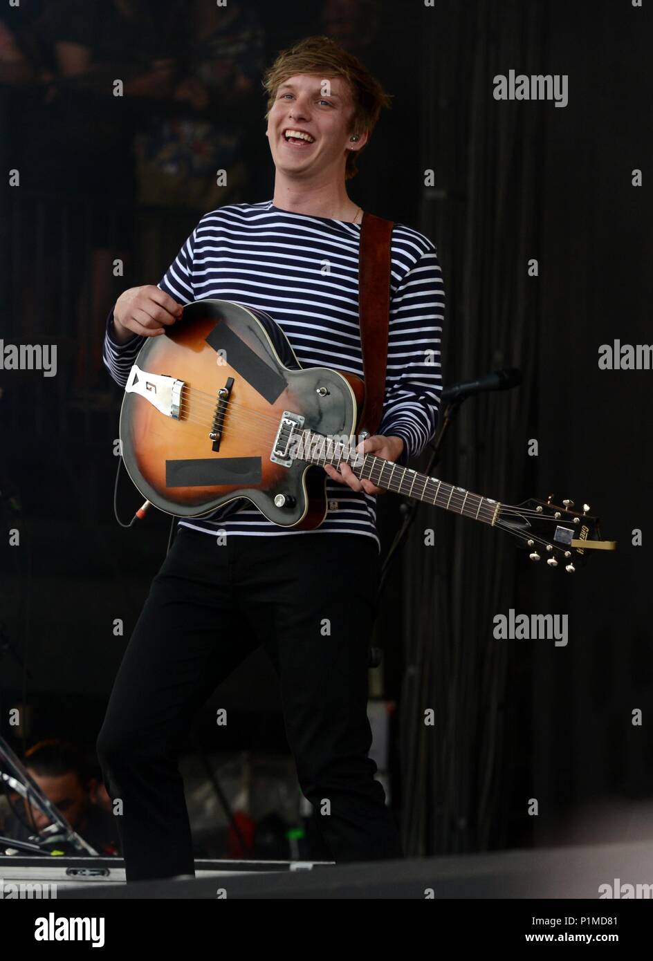 George Ezra performs on the Pyramid Stage at Glastonbury Festival 2015 - Sat 27/06/2015 Stock Photo