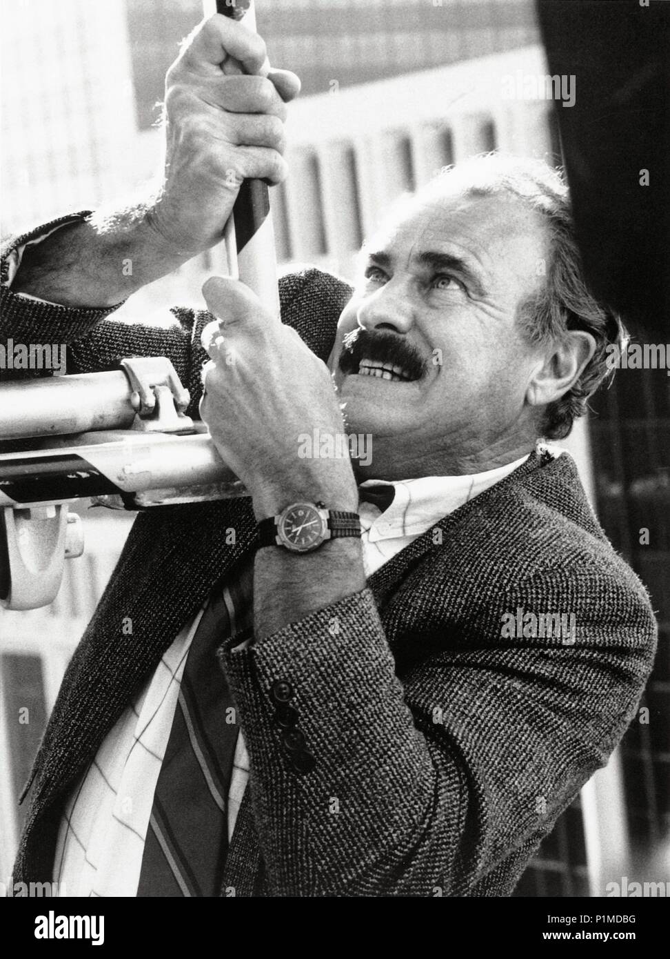 Original Film Title: SHORT TIME.  English Title: SHORT TIME.  Film Director: GREGG CHAMPION.  Year: 1990.  Stars: DABNEY COLEMAN. Credit: TOUCHSTONE PICTURES / Album Stock Photo