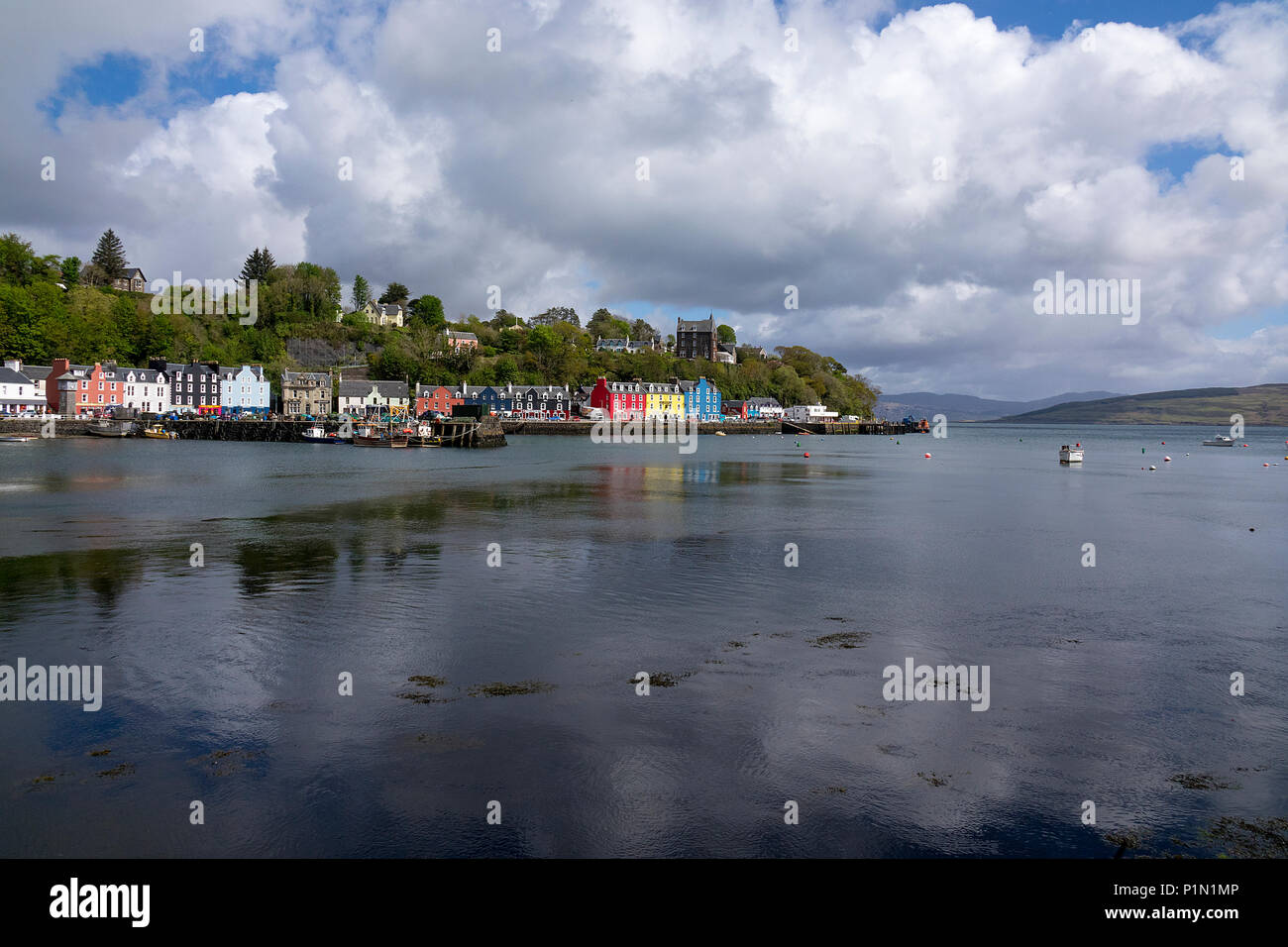 The famous Brightly painted houses overlooking the harbour in Tobermory