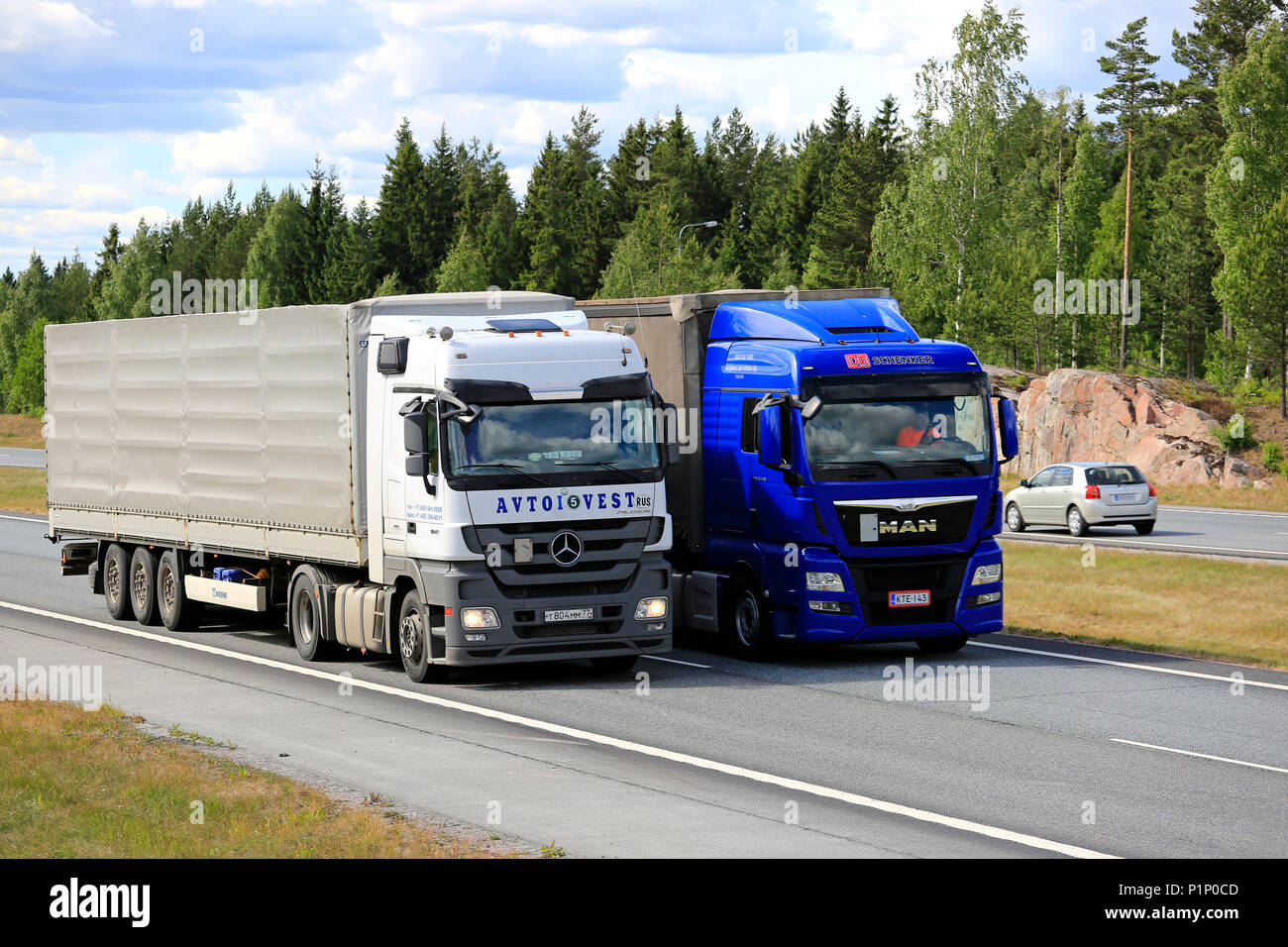 Overtake hi-res stock photography and images - Page 3 - Alamy