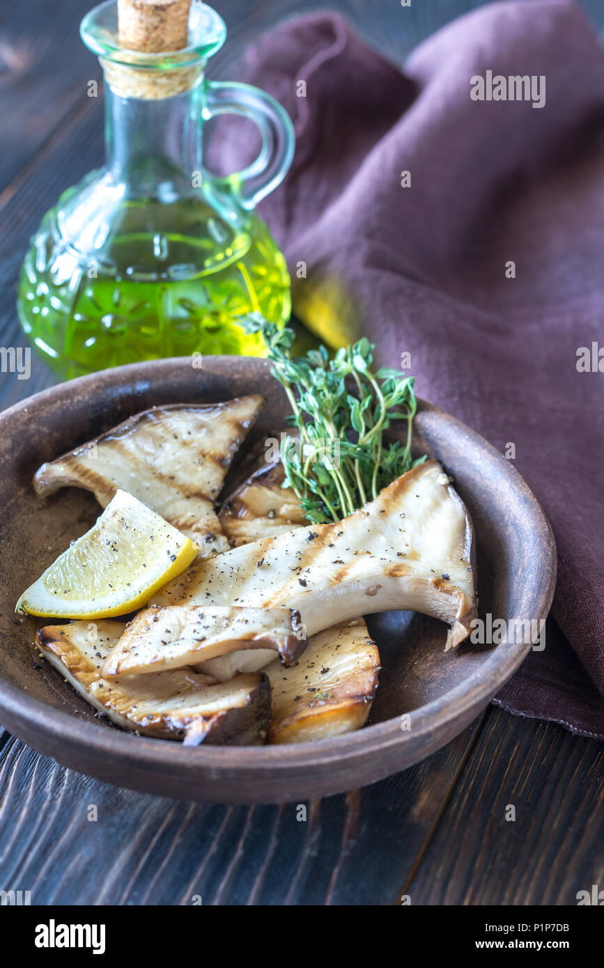 Olive oyster mushroom hires stock photography and images Alamy