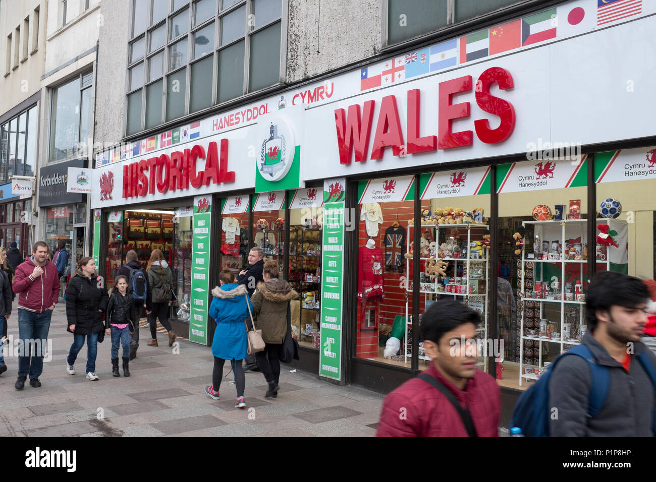 Cardiff souvenir shop hi-res stock photography and images - Alamy