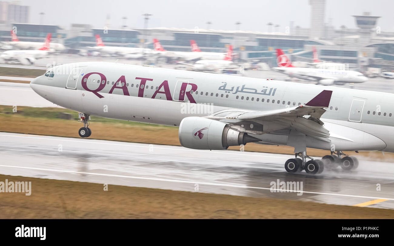 ISTANBUL, TURKEY - MARCH 04, 2018: Qatar Airways Airbus A330-302 (CN 789)  landing to Istanbul Ataturk Airport. Qatar Airways has 213 fleet size and  mo Stock Photo - Alamy