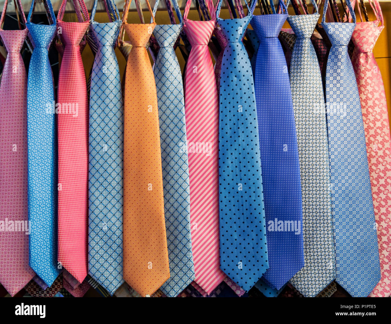 Slik necktie hires stock photography and images Alamy