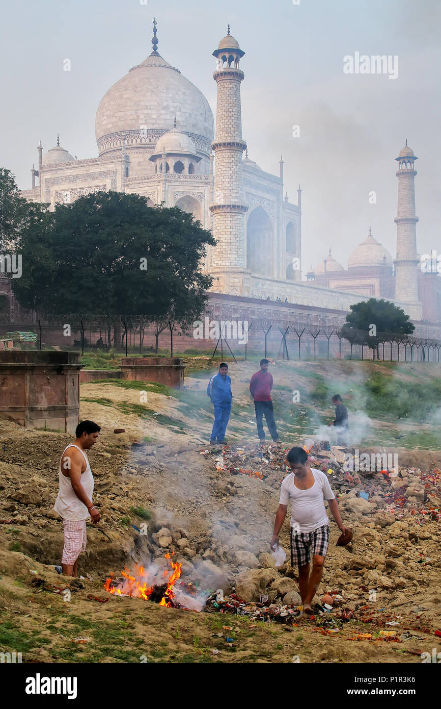 Yamuna river agra pollution hires stock photography and images Alamy
