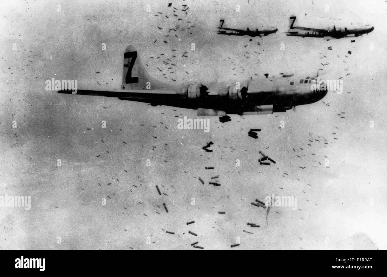 B-29s from 500th BG, 73rd BW of Twentieth Air Force dropping incendiary bombs over Japan, 1945 Stock Photo