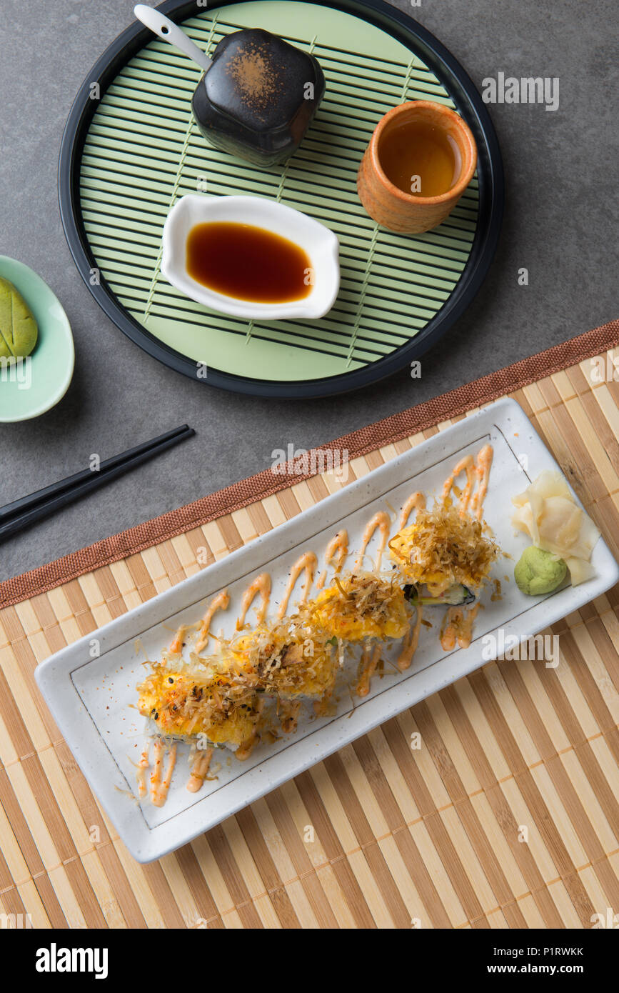 volcano roll japanese sushi Stock Photo Alamy