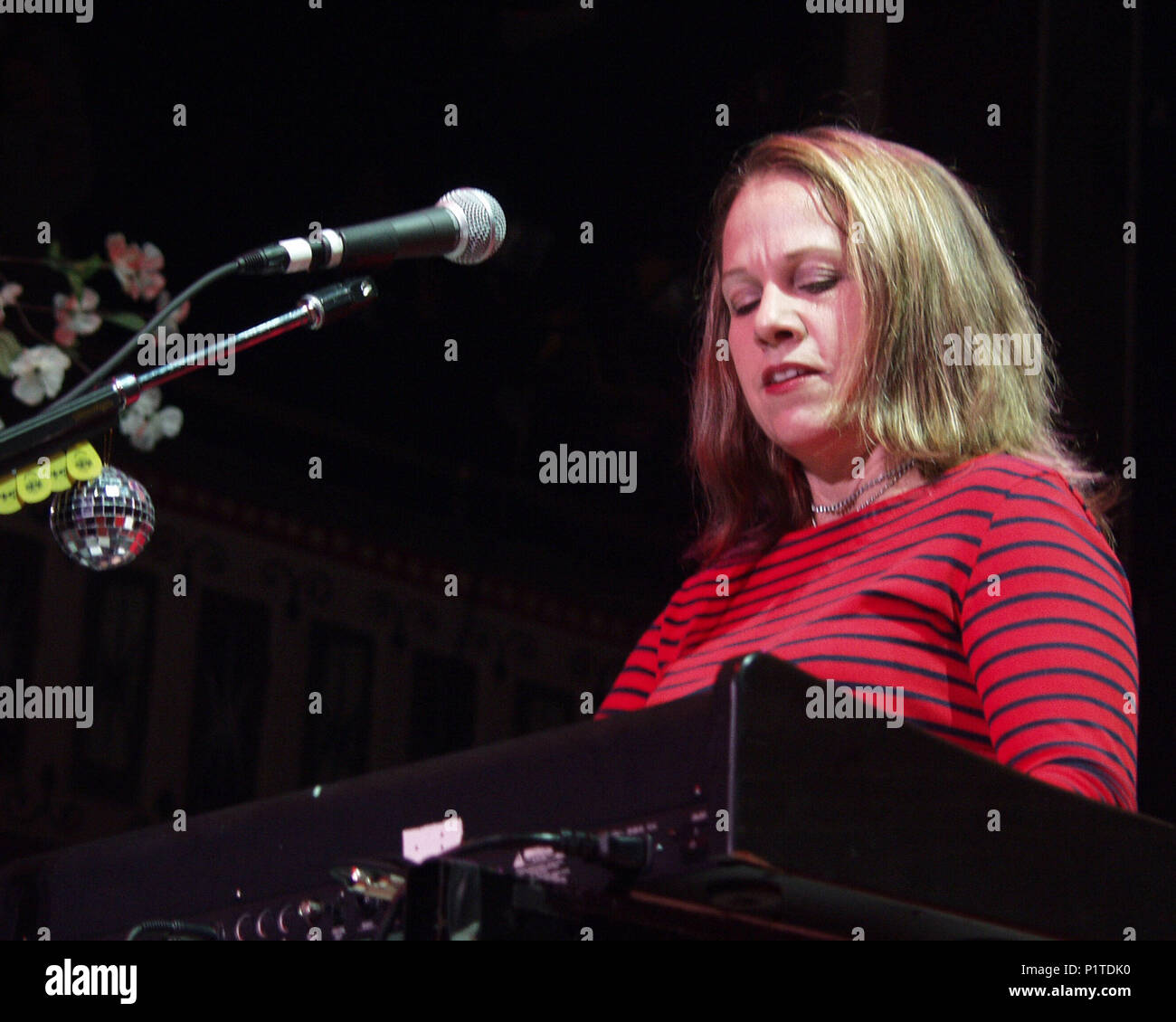 Charlotte caffey 1980s hi-res stock photography and images - Alamy