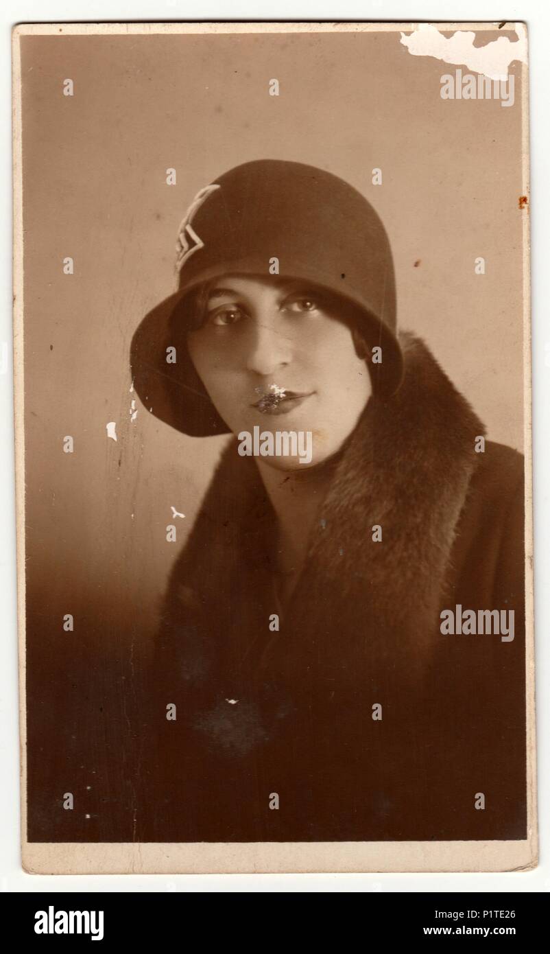 white cloche hat ladies