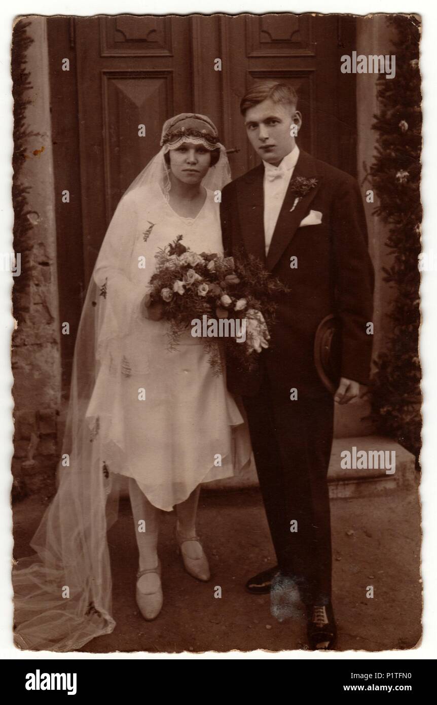 Wedding from 1930s hi-res stock photography and images - Alamy