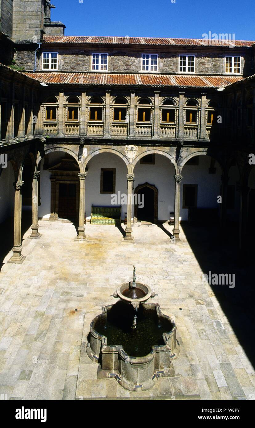 Santiago De Compostela Hostal De Los Reyes Catolicos Parador Nacional De Turismo Hotel Renaissance Court Stock Photo Alamy