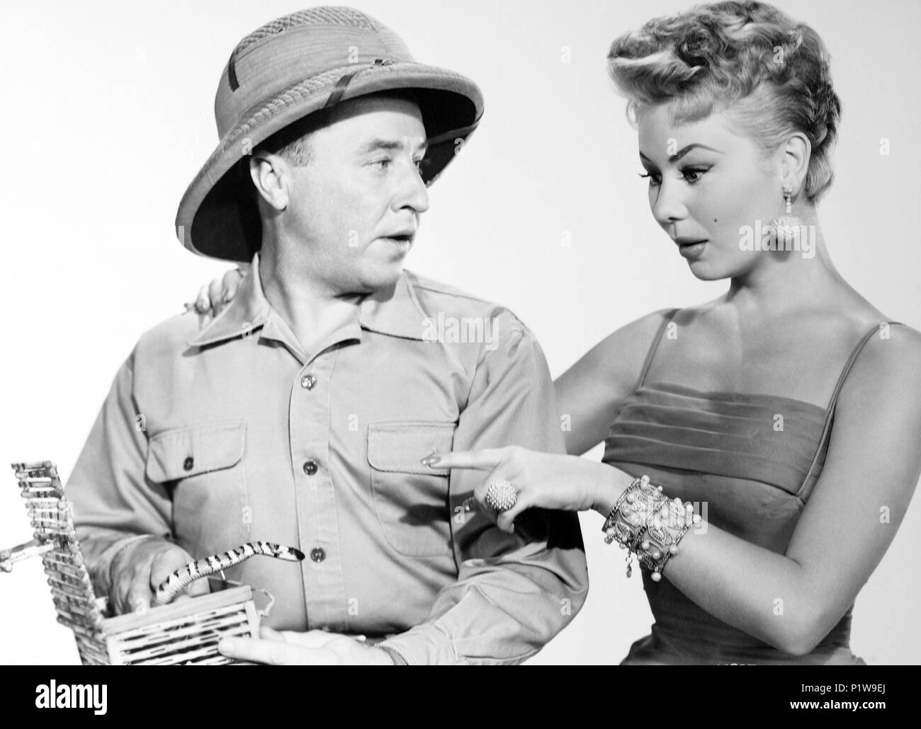 Original Film Title: THE BIRDS AND THE BEES.  English Title: THE BIRDS AND THE BEES.  Film Director: NORMAN TAUROG.  Year: 1956.  Stars: GEORGE GOBEL; MITZI GAYNOR. Credit: PARAMOUNT PICTURES / Album Stock Photo