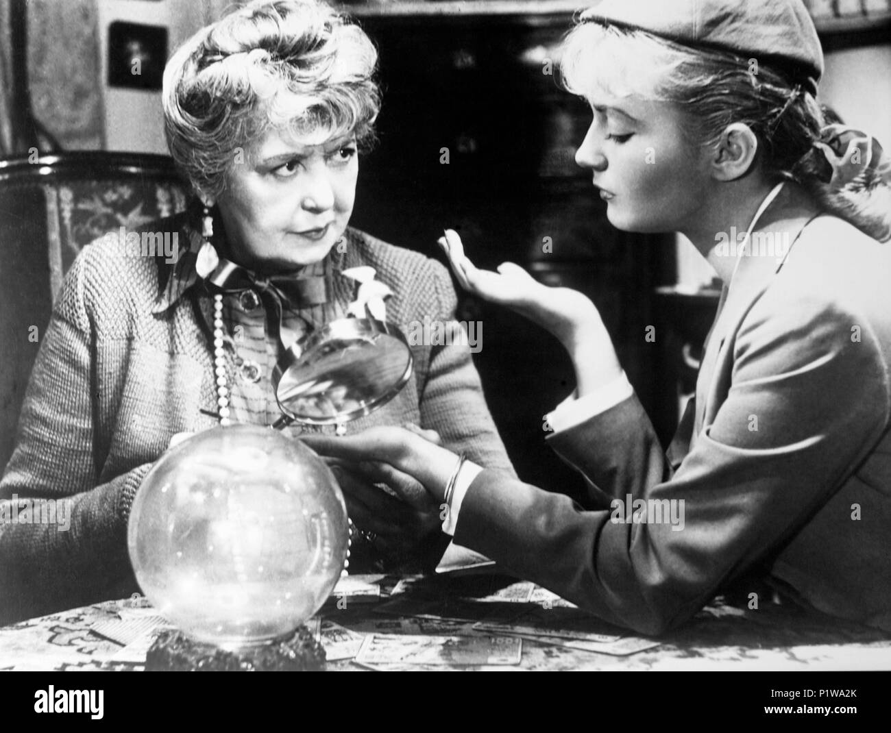 Original Film Title: SOUS LE CIEL DE PARIS. English Title: UNDER THE 