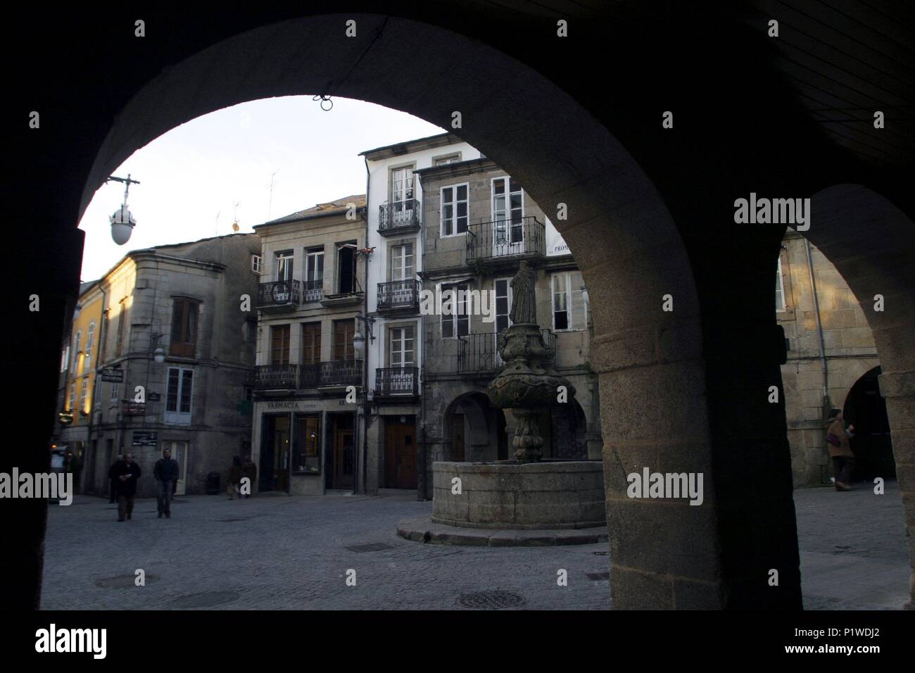 Lugo; plaza del Campo con su fuente renacentista en el centro del casco viejo de la ciudad. Stock Photo