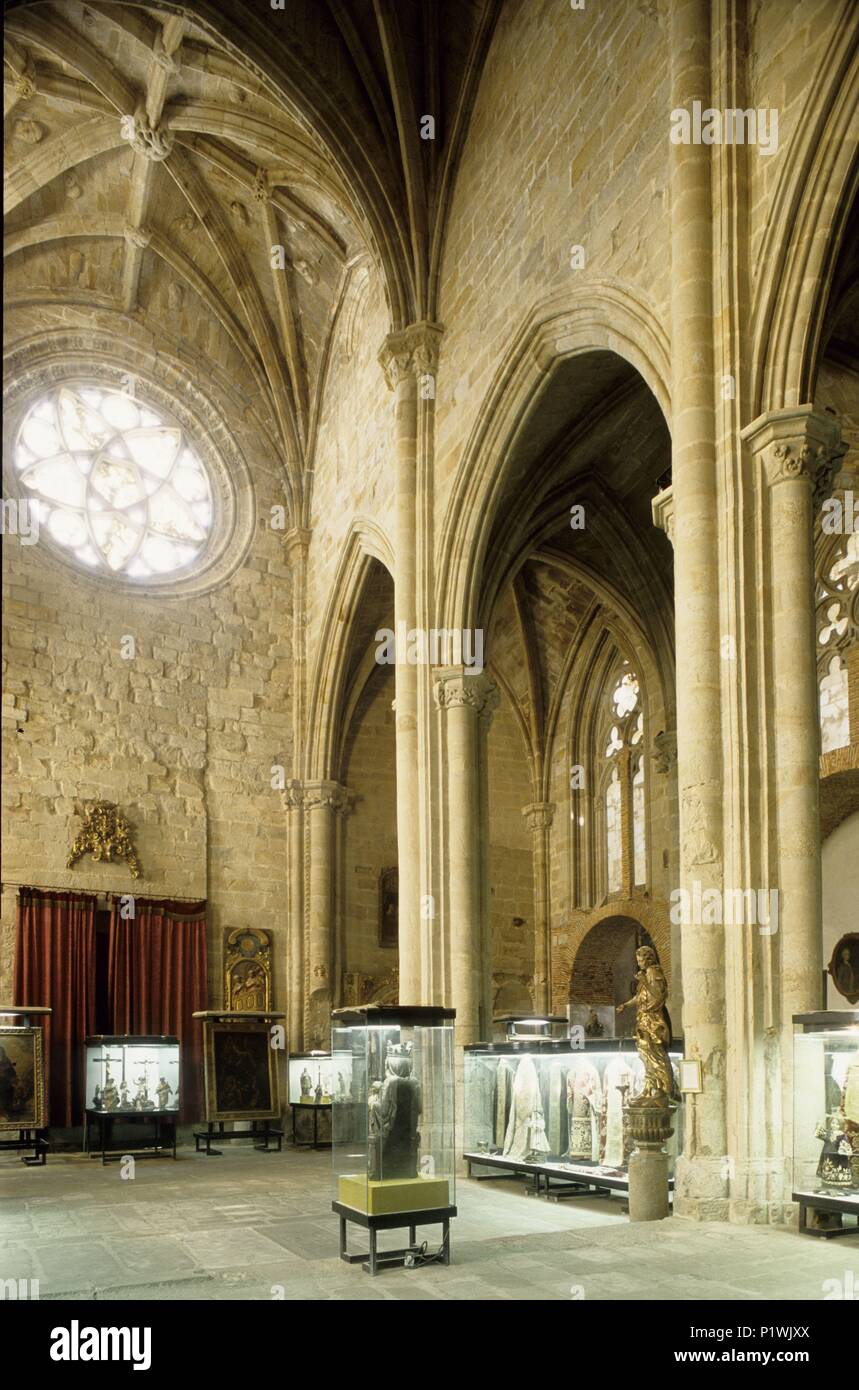 Plasencia; Catedral Antigua; naves central y lateral (transicion romanico / gotica); museo catedralicio. Stock Photo
