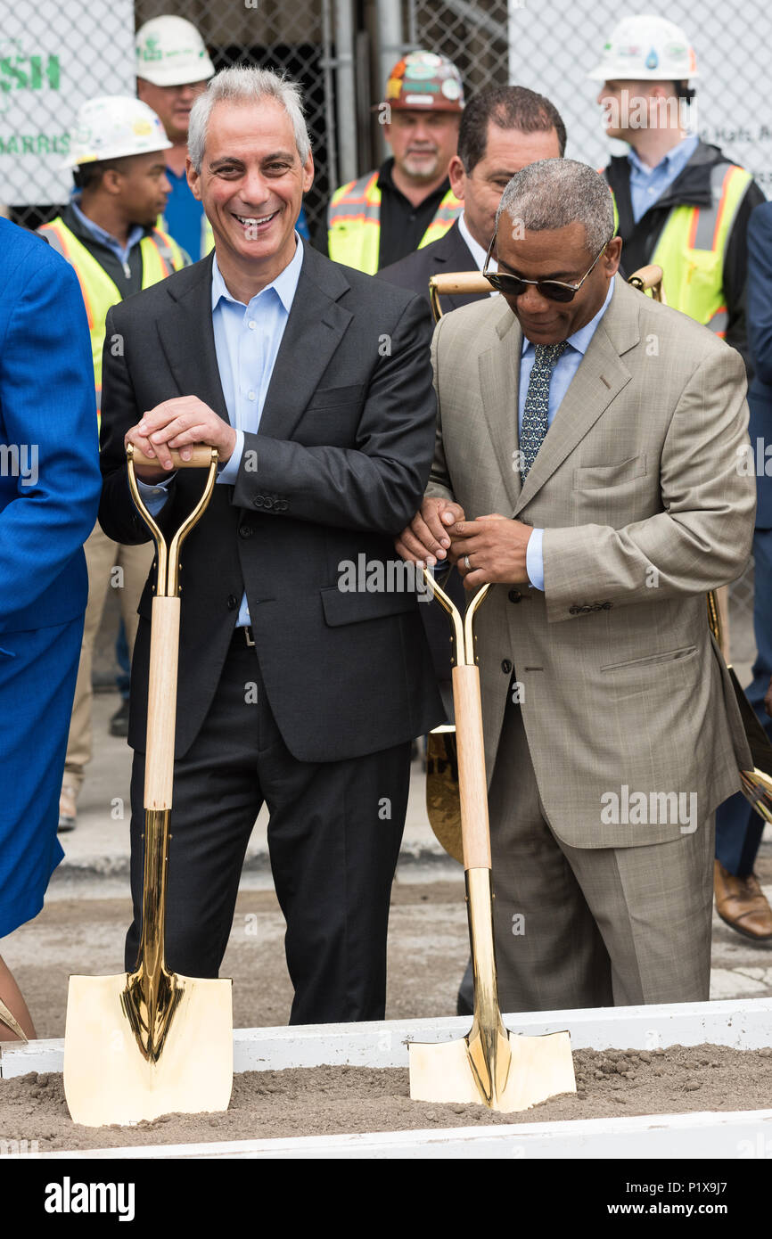 Mayor Rahm Emanuel and Alderman Walter Burnett at the groundbreaking ceremony for the redevelopment of Cook County Hospital Stock Photo
