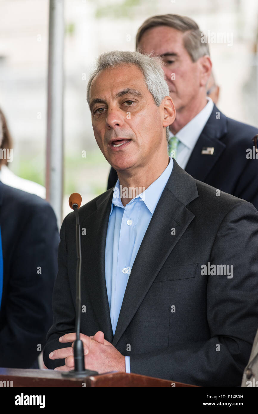 Mayor Rahm Emanuel speaking at the groundbreaking ceremony for the redevelopment of Cook County Hospital Stock Photo