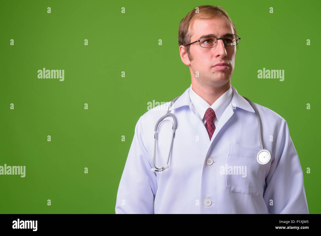 Doctor man studio shot hi-res stock photography and images - Alamy