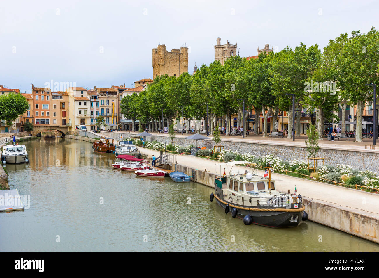 Narbonne, Occitanie region, southern France.  The Canal de la Robine which runs through the centre of the town. Stock Photo