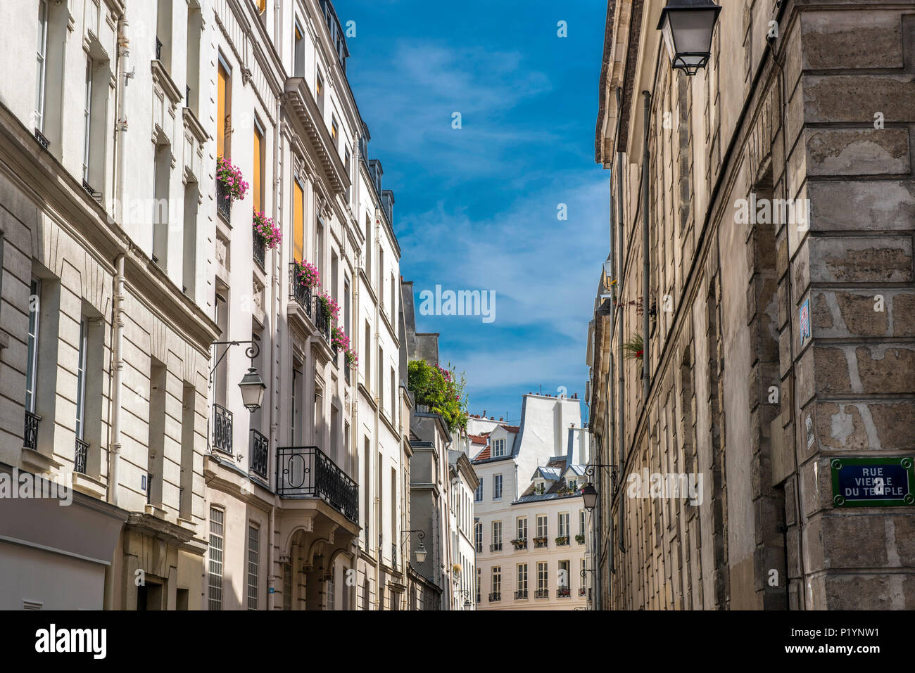 24 Rue Vieille Du Temple 75004 Paris Paris Marais Rue Vieille du Temple - street in the Marais district of Paris,  stretching along the 3rd and 4th arrondissements. France, Europe Stock  Photo - Alamy