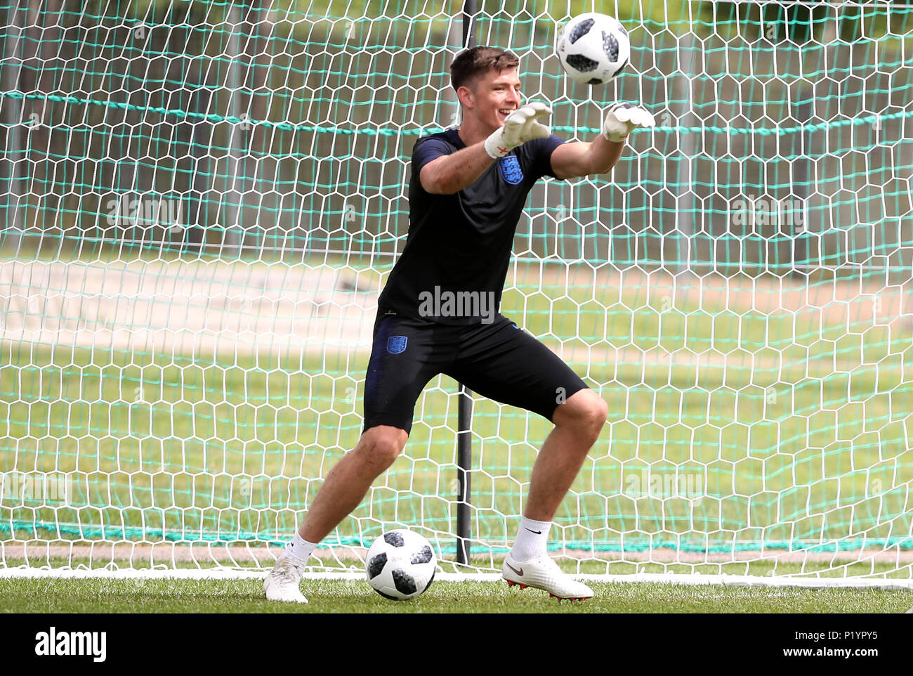 England Goalkeeper Nick Pope Hi res Stock Photography And Images Alamy england-goalkeeper-nick-pope-hi-res-stock-photography-and-images-alamy