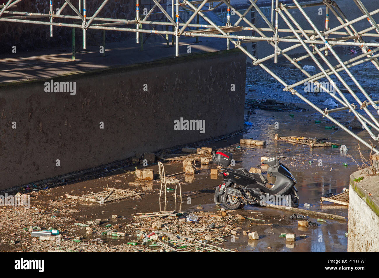 France Paris Emptying And Cleaning Of The Canal St Martin Stock Photo Alamy